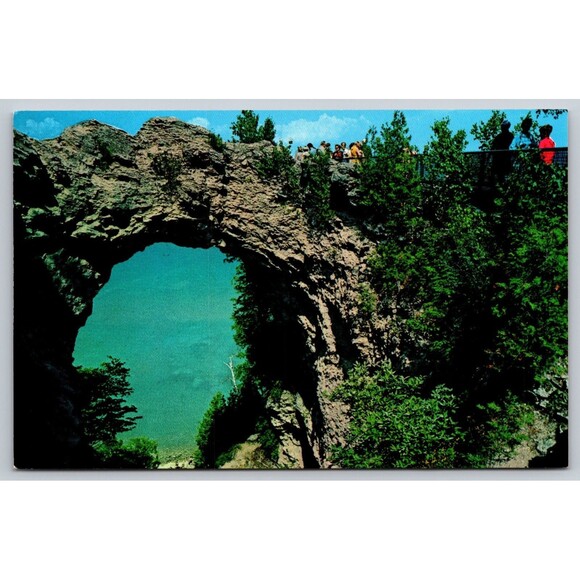 Postcard Michigan Mackinac Island Arch Rock Tourists 1985 MI Vintage - Picture 1 of 2